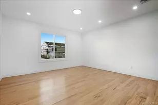 319 Blacksmith Road W, Levittown, NY 11756 - Photo 38