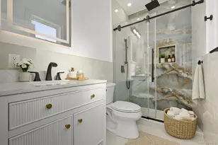 319 Blacksmith Road W, Levittown, NY 11756 - Photo 26