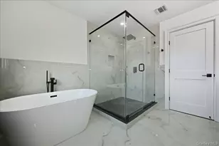 319 Blacksmith Road W, Levittown, NY 11756 - Photo 34