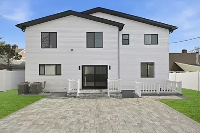 319 Blacksmith Road W, Levittown, NY 11756 - Photo 44