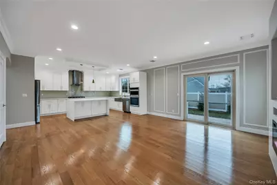 319 Blacksmith Road W, Levittown, NY 11756 - Photo 8