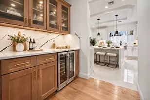 319 Blacksmith Road W, Levittown, NY 11756 - Photo 18