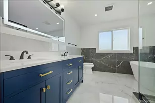 319 Blacksmith Road W, Levittown, NY 11756 - Photo 28