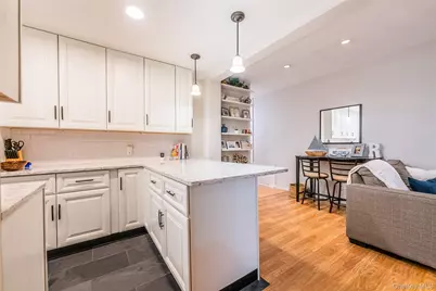 12325 82nd Avenue #4K, Kew Gardens, NY 11415 - Photo 4