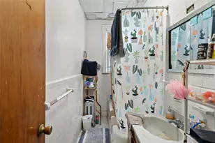 4318 Edson Ave, Bronx, NY 10466 - Photo 14