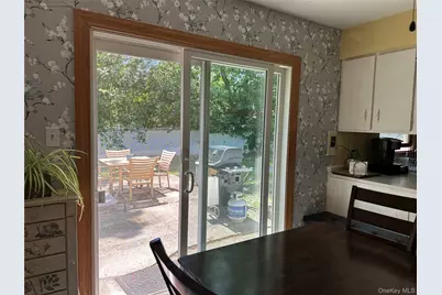 2 Hamilton Court, Coram, NY 11727 - Photo 24