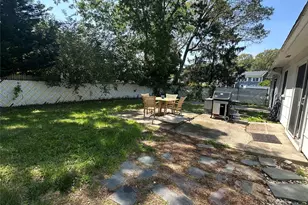 2 Hamilton Ct, Coram, NY 11727 - Photo 28