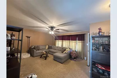 2 Hamilton Court, Coram, NY 11727 - Photo 12