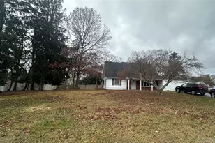 2 Hamilton Ct, Coram, NY 11727 - Photo 8