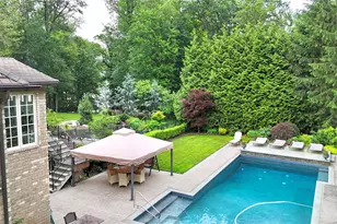 4 Friar Tuck Ct, Orangeburg, NY 10962 - Photo 8