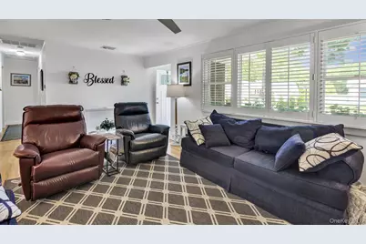 64 School Street, Hampton Bays, NY 11946 - Photo 4