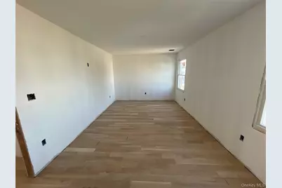 101 Clocks Boulevard, Massapequa, NY 11758 - Photo 28