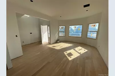 101 Clocks Boulevard, Massapequa, NY 11758 - Photo 8