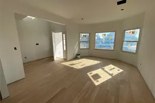 101 Clocks Blvd, Massapequa, NY 11758 - Photo 8