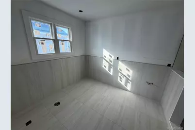 101 Clocks Boulevard, Massapequa, NY 11758 - Photo 24