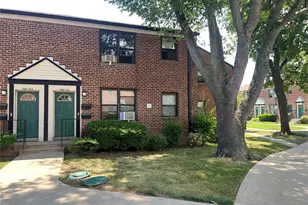 196-53 73rd Ave, Fresh Meadows, NY 11365 - Photo 18