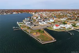 103 Clocks Blvd, Massapequa, NY 11758 - Photo 20