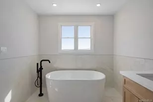 103 Clocks Blvd, Massapequa, NY 11758 - Photo 14