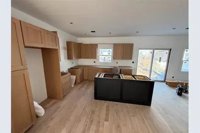 103 Clocks Boulevard, Massapequa, NY 11758 - Photo 6