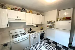 73-19 217th St, Oakland Gardens, NY 11364 - Photo 8