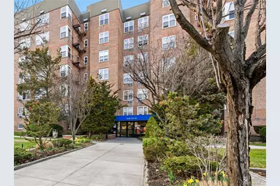 18-40 211th Street Street #4E, Bayside, NY 11360 - Photo 2
