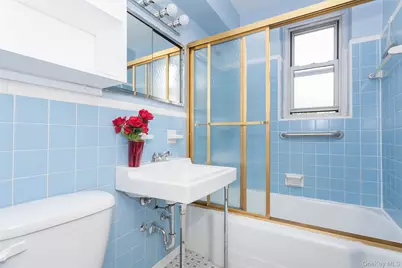 18-40 211th Street Street #4E, Bayside, NY 11360 - Photo 8