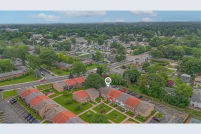 42 Springwood Drive, North Babylon, NY 11703 - Photo 14