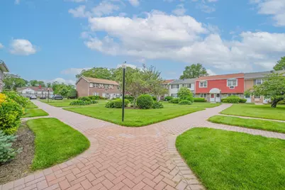 42 Springwood Drive, North Babylon, NY 11703 - Photo 4