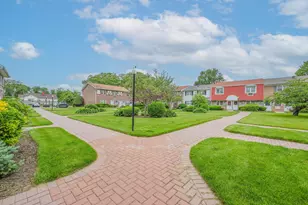 42 Springwood Dr, North Babylon, NY 11703 - Photo 4