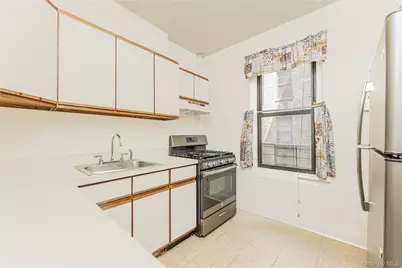 2187 Holland Avenue #2J, Bronx, NY 10462 - Photo 6