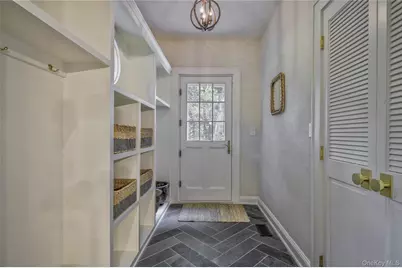 9 Meadow Spring Lane, Glen Cove, NY 11542 - Photo 14