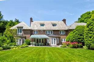 9 Meadow Spring Ln, Glen Cove, NY 11542 - Photo 2