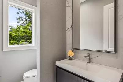 199E W Shore Road, Great Neck, NY 11024 - Photo 24