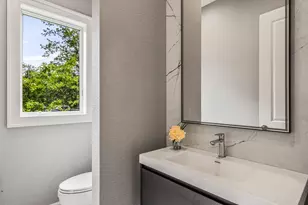 199E W Shore Rd, Great Neck, NY 11024 - Photo 24