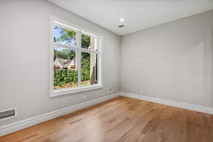 199E W Shore Rd, Great Neck, NY 11024 - Photo 20