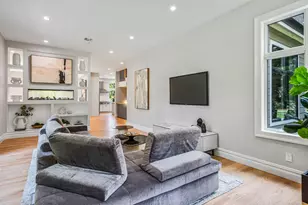 199E W Shore Rd, Great Neck, NY 11024 - Photo 18