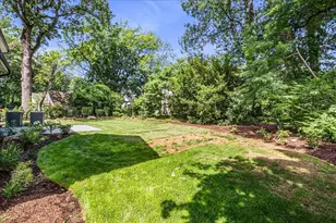 199E W Shore Rd, Great Neck, NY 11024 - Photo 48