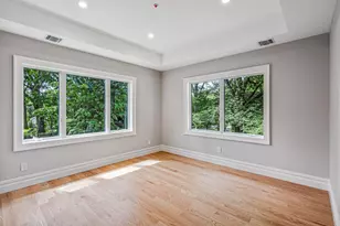 199E W Shore Rd, Great Neck, NY 11024 - Photo 40