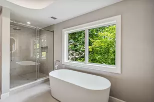 199E W Shore Rd, Great Neck, NY 11024 - Photo 34