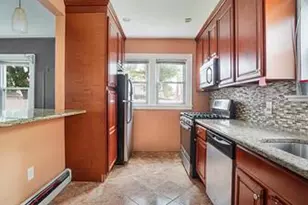 104-28 201st St, Saint Albans, NY 11412 - Photo 4