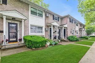 82-65 268 Th St, Floral Park, NY 11004 - Photo 16