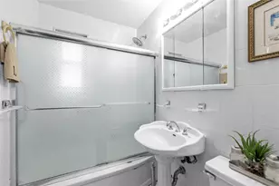 82-65 268 Th St, Floral Park, NY 11004 - Photo 14