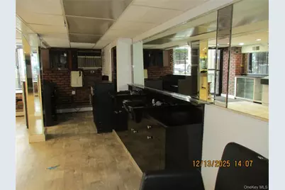 75-08 Metropolitan Avenue #lower, Middle Village, NY 11379 - Photo 10