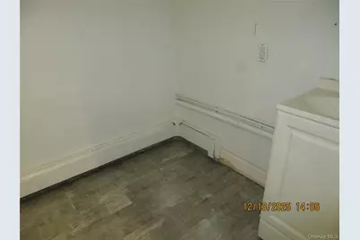 75-08 Metropolitan Avenue #lower, Middle Village, NY 11379 - Photo 8