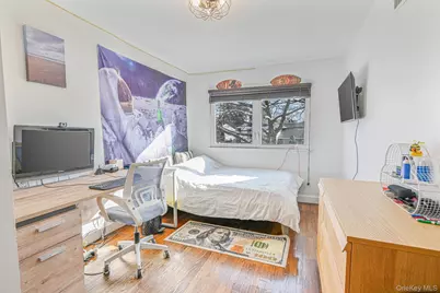 972 S End, Woodmere, NY 11598 - Photo 16