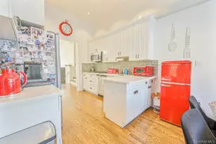 972 South End, Woodmere, NY 11598 - Photo 8