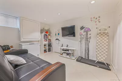 972 S End, Woodmere, NY 11598 - Photo 18