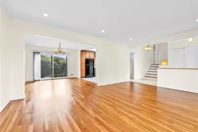 906 Bromton Drive, Westbury, NY 11590 - Photo 18