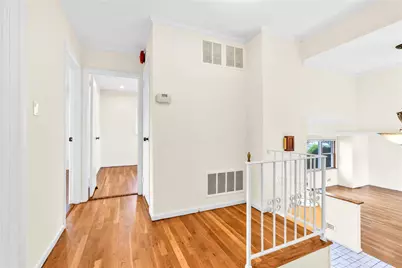 906 Bromton Drive, Westbury, NY 11590 - Photo 26