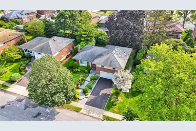 906 Bromton Drive, Westbury, NY 11590 - Photo 34